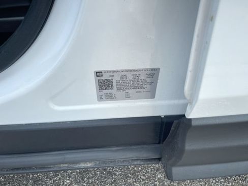 Used 2024 Chevrolet Equinox LT FWD image 32
