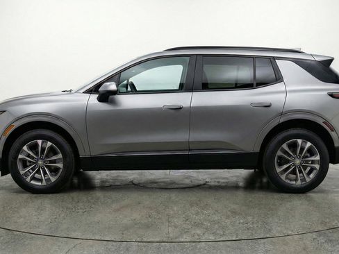 Used 2025 Chevrolet Equinox LT image 3