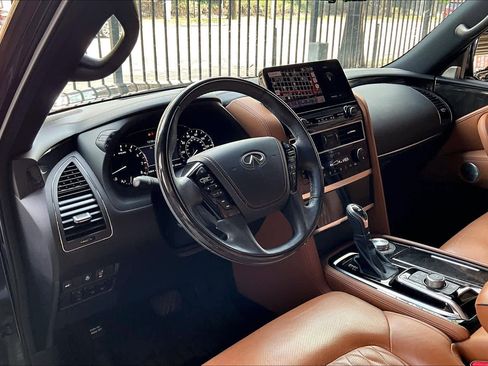Used 2024 INFINITI QX80 Sensory image 17