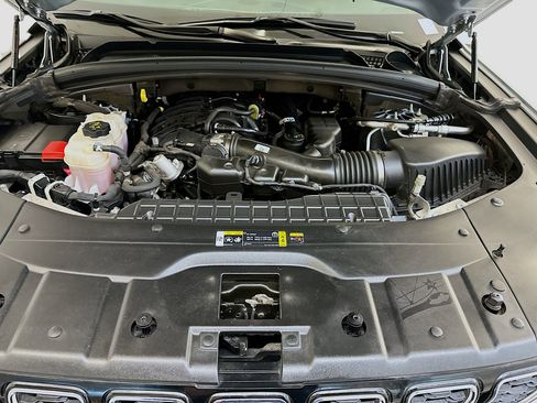 Used 2024 Jeep Grand Cherokee L Limited w/ Luxury Tech Group II image 37