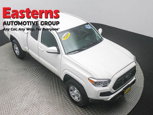 Used 2022 Toyota Tacoma SR w/ SR Convenience Package image 3