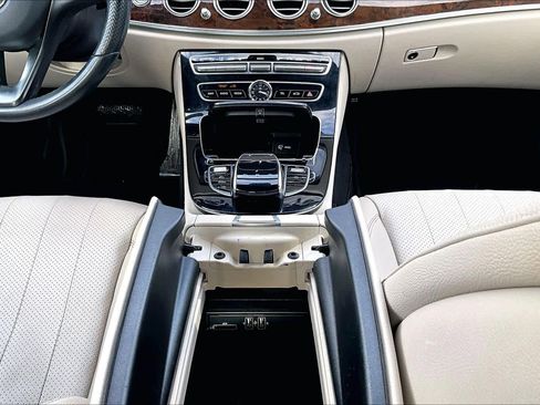 Used 2018 Mercedes-Benz E 400 E 400 image 35