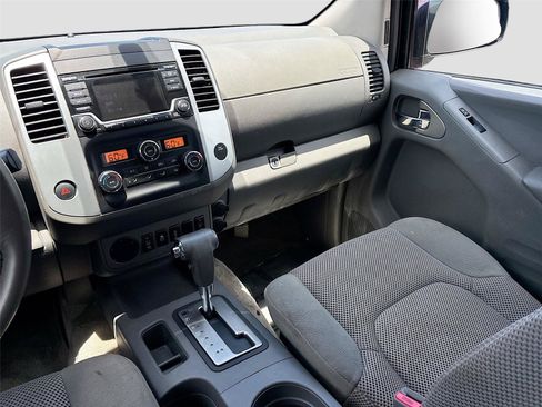 Used 2016 Nissan Frontier SV w/ SV Value Truck Package RWD image 22