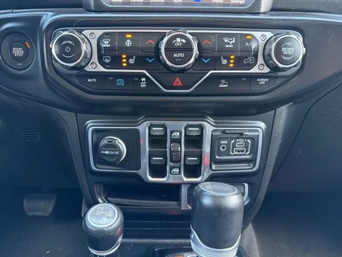 Used 2023 Jeep Wrangler Unlimited Sahara w/ Cold Weather Group AWD/4WD image 16