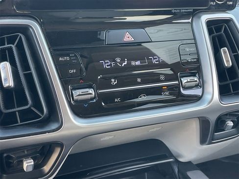 Certified 2022 Kia Sorento S image 26