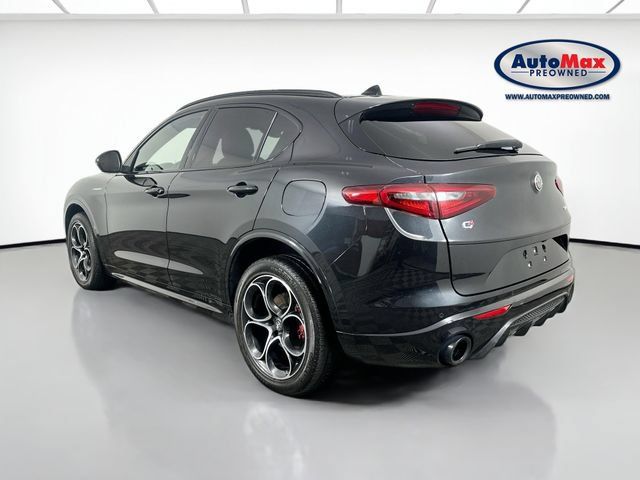 Used 2023 Alfa Romeo Stelvio Veloce AWD/4WD image 6