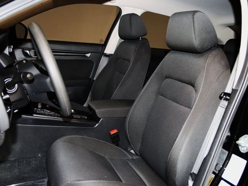 Used 2025 Honda Civic LX image 32