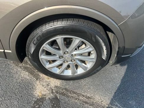 Used 2019 Buick Envision Essence FWD image 11