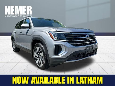 Used 2024 Volkswagen Atlas SE w/ Panoramic Sunroof Package AWD/4WD image 5