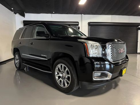 Used 2015 GMC Yukon Denali w/ Open Road Package AWD/4WD image 3