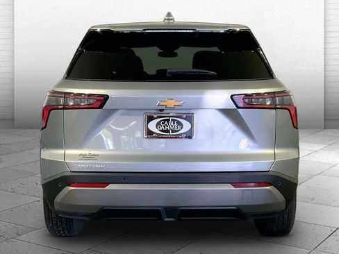 Used 2026 Chevrolet Equinox LT FWD image 3