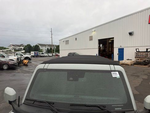 Used 2023 Ford Bronco Outer Banks AWD/4WD image 12