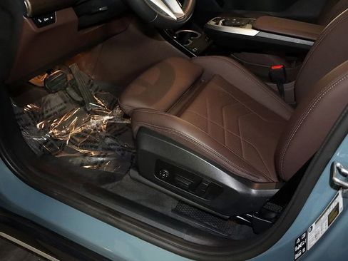 Used 2025 BMW X1 xDrive28i w/ Technology Package image 28