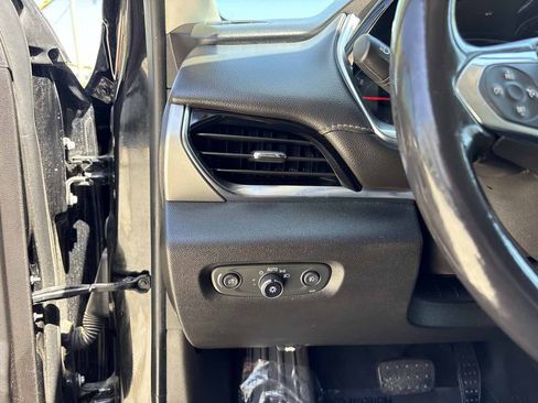 Used 2019 Chevrolet Traverse LT FWD image 22