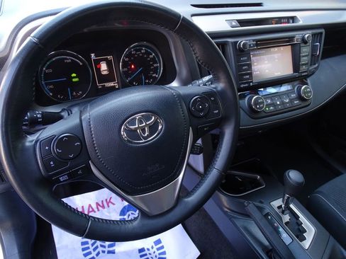 Used 2018 Toyota RAV4 XLE image 29