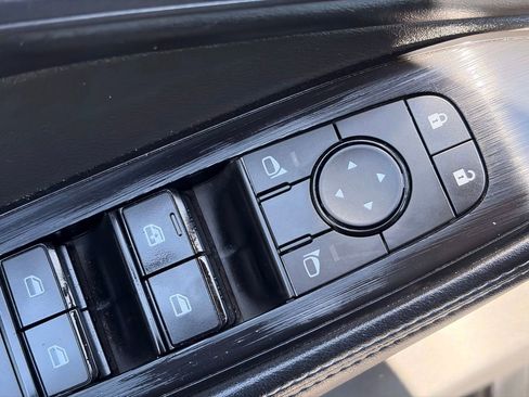 Certified 2025 Nissan Rogue SV FWD image 21