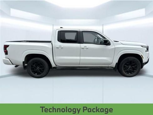 Used 2023 Nissan Frontier SV w/ Midnight Edition Package RWD image 5