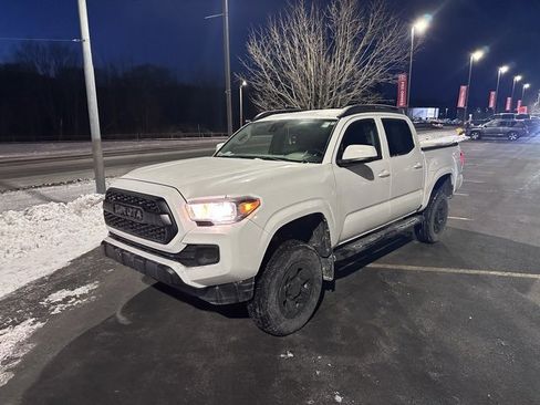 Used 2021 Toyota Tacoma SR image 7