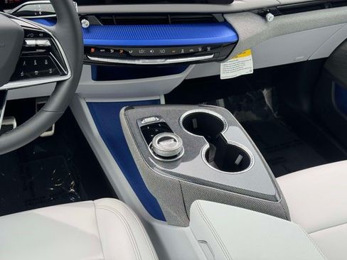 Certified 2025 Cadillac Optiq Luxury 1 AWD/4WD image 3