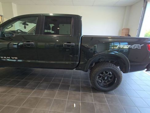 Used 2019 Nissan Titan PRO-4X AWD/4WD image 2