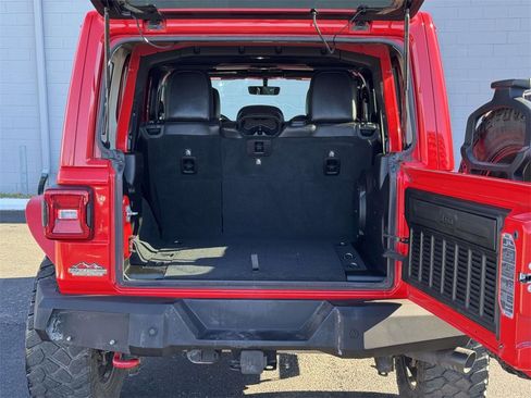 Used 2018 Jeep Wrangler Unlimited Rubicon image 16