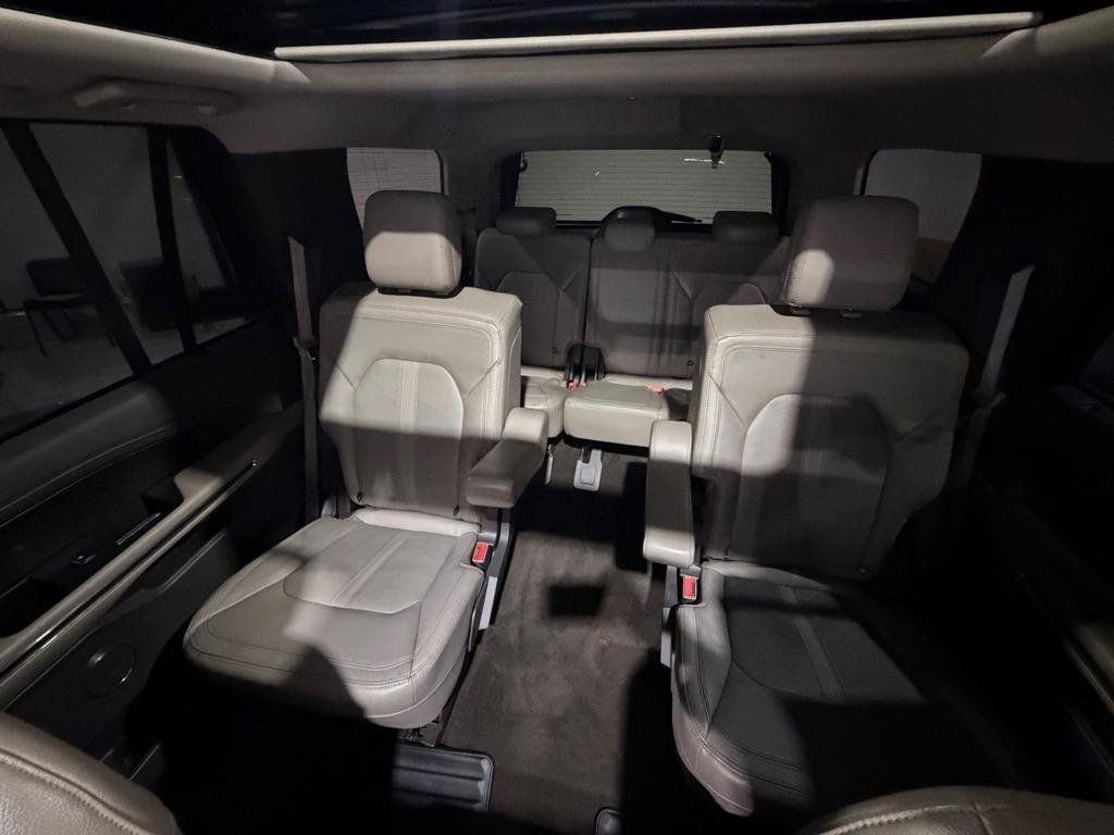 Used 2019 Ford Expedition Limited w/ Texas Edition Package AWD/4WD image 17