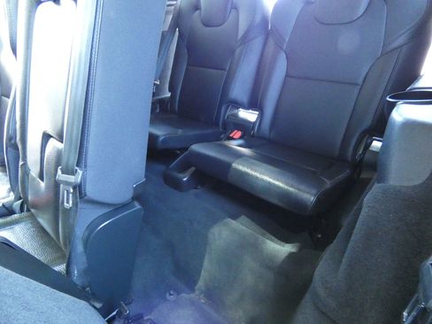 Used 2018 Volvo XC90 T6 Momentum w/ Convenience Package image 43