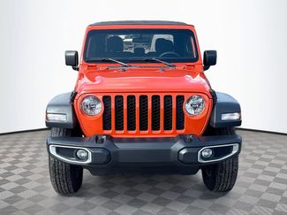 Used 2023 Jeep Gladiator Sport video 2