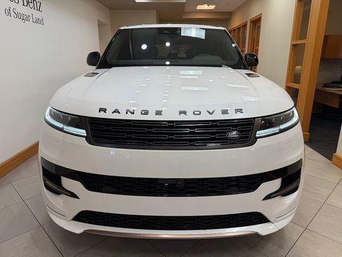Used 2025 Land Rover Range Rover Sport Dynamic SE AWD/4WD image 3