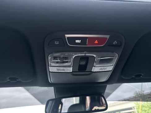 Used 2025 Kia Telluride AWD image 28