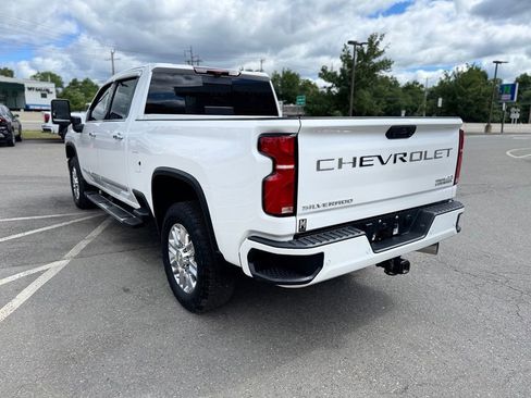 Used 2025 Chevrolet Silverado 2500 High Country w/ High Country Premium Package AWD/4WD image 4