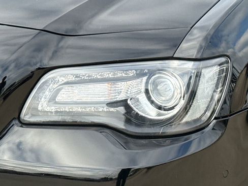 Used 2022 Chrysler 300 Touring L w/ Popular Equipment Group RWD image 4