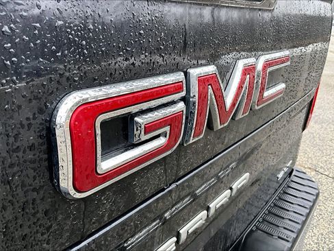 Used 2024 GMC Sierra 1500 SLT image 32