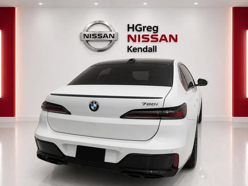 Used 2026 BMW 760i xDrive w/ Premium Package AWD/4WD image 6