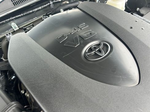 Used 2022 Toyota Tacoma SR5 AWD/4WD image 30