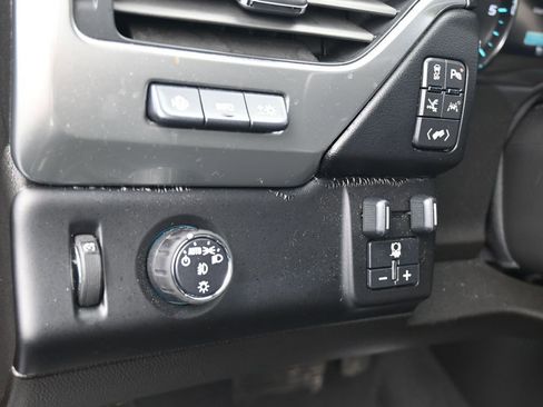 Used 2019 Chevrolet Suburban Premier image 14