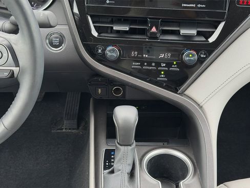Used 2024 Toyota Camry XLE w/ Cold Weather Package FWD image 11