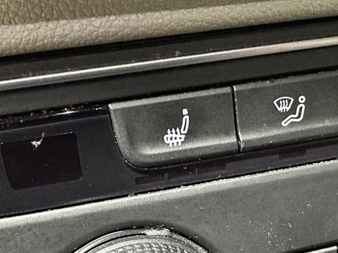 Used 2021 Volkswagen Atlas SE w/ Panoramic Sunroof Package image 18