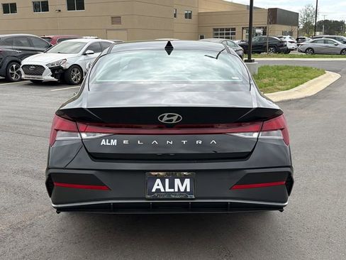 New 2026 Hyundai Elantra SE image 7