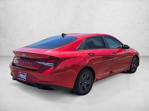 Used 2021 Hyundai Elantra SEL w/ Convenience Package FWD image 5