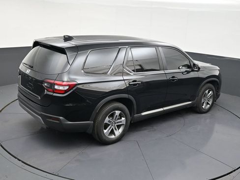 Used 2025 Honda Pilot EX-L image 17