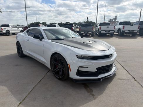 Used 2021 Chevrolet Camaro SS RWD image 5