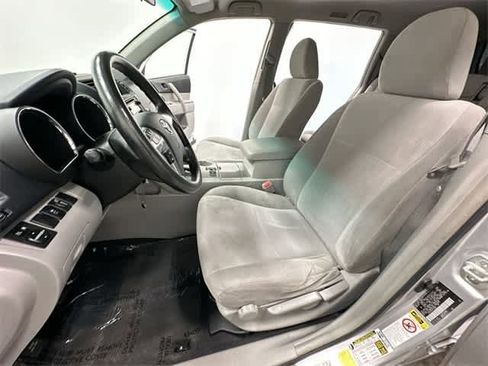 Used 2013 Toyota Highlander Plus image 13