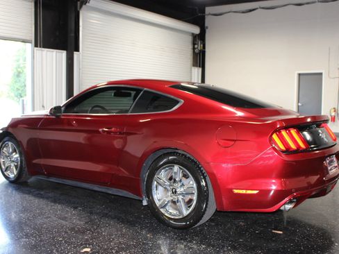 Used 2016 Ford Mustang Coupe RWD image 6