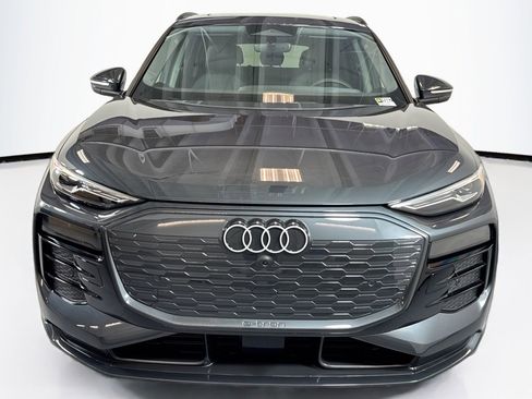 Used 2025 Audi Q6 e-tron Premium w/ Convenience Package AWD/4WD image 2