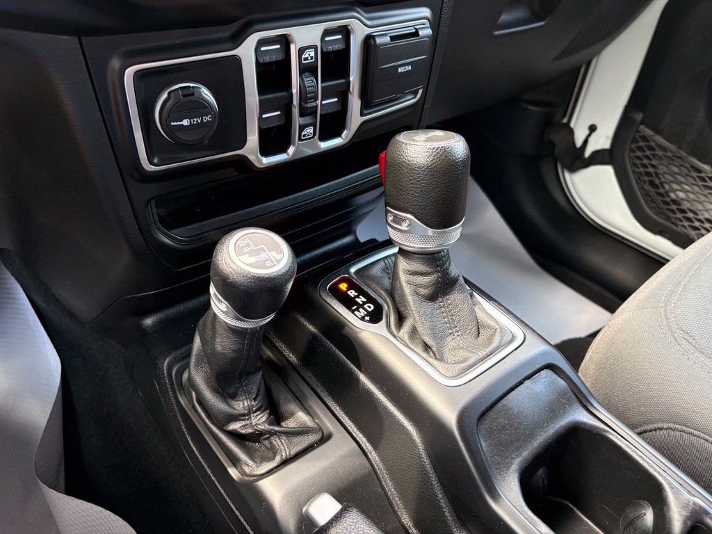 Used 2022 Jeep Wrangler Unlimited Sport AWD/4WD image 23