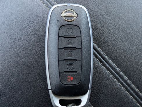 Certified 2025 Nissan Pathfinder SV image 36