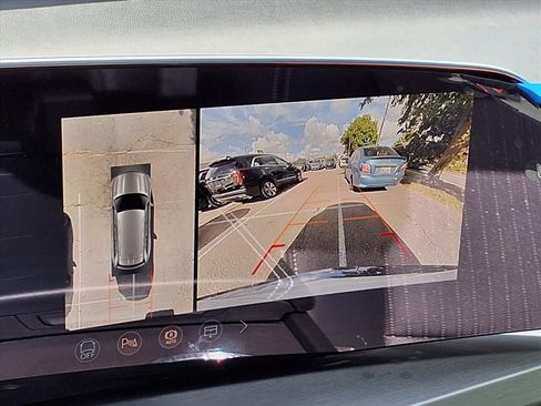 New 2026 Cadillac Vistiq Sport w/ LPO, Floor Liner Package AWD/4WD image 23