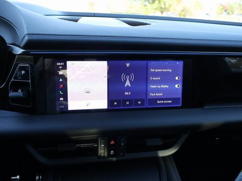 Certified 2025 Porsche Macan 4S Electric AWD/4WD image 24