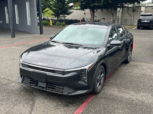 Certified 2025 Kia K4 FWD image 3